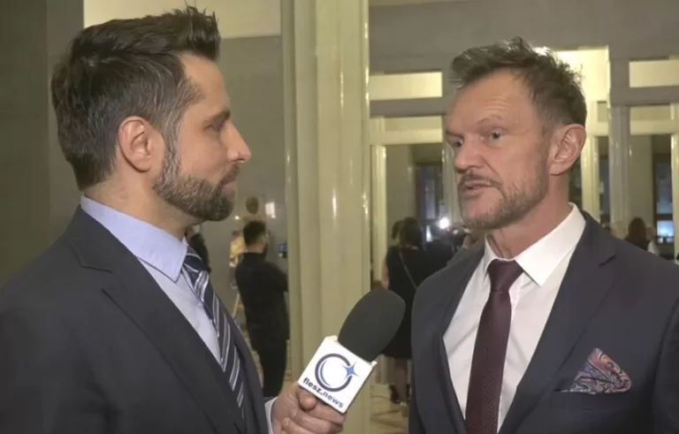 Kurier Oficjalna premiera