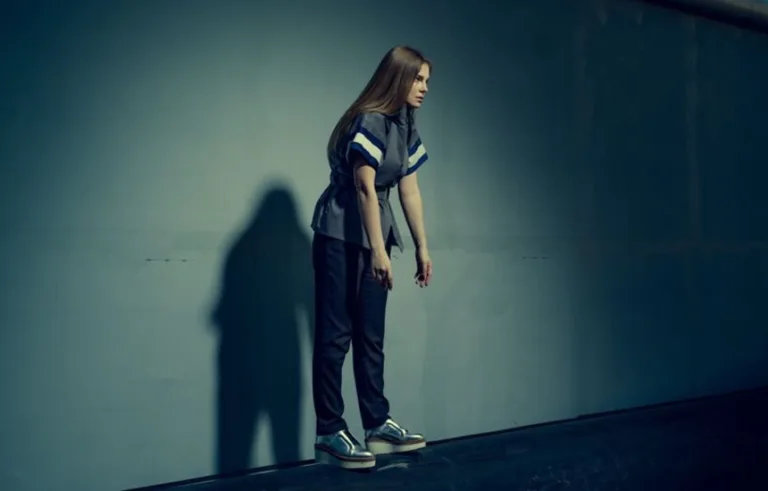 Julia Marcell Skull Echo