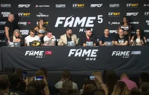 FAME MMA 6 karta walk