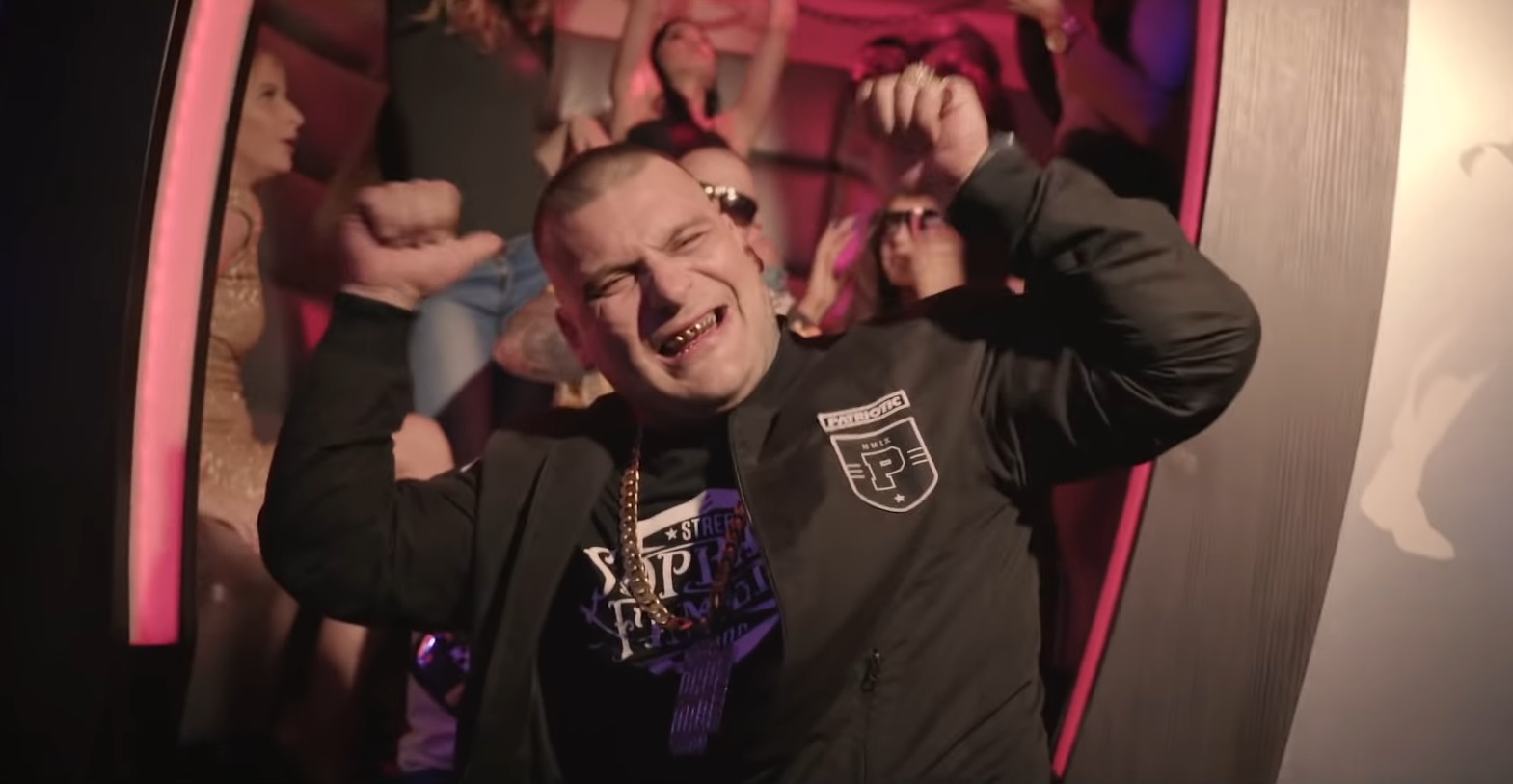 popek2019 Fot. kadr z teledysku "Active"