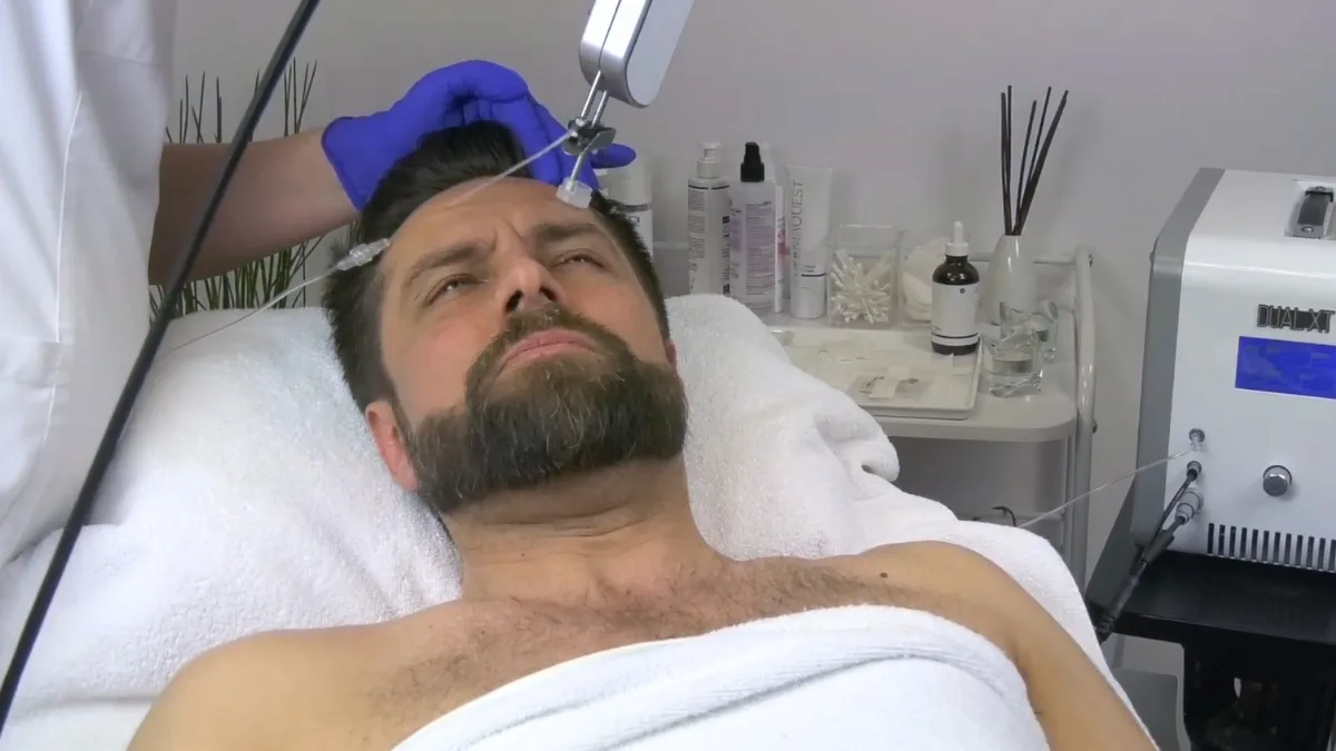 20260208_walentynki_waw Grzegorz Czepułkowski w SC Beauty Clinic pokazuje jak spędzić Walentynki