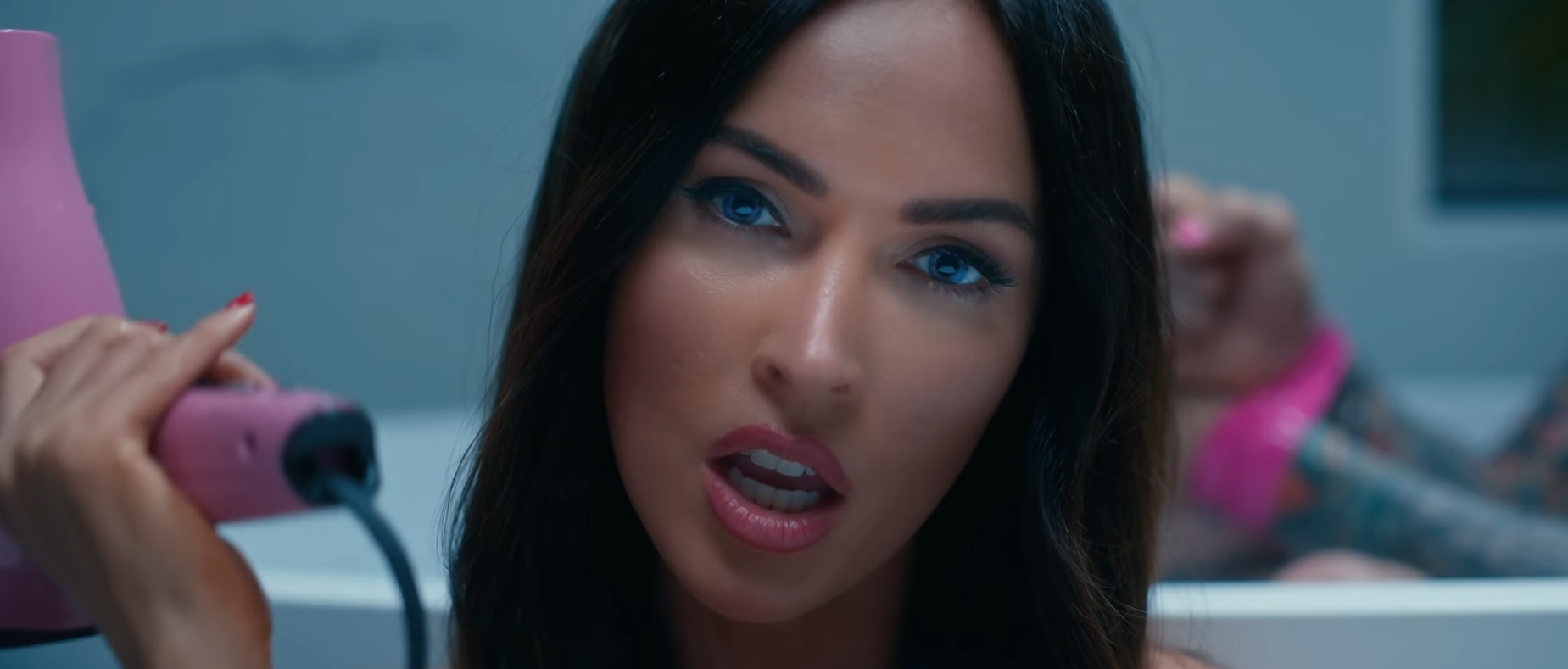 Megan Fox / fot. kadr z teledysku "Bloody Valentine"