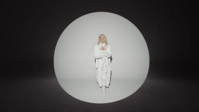 Davina Michelle prezentuje nowy singiel My Own World