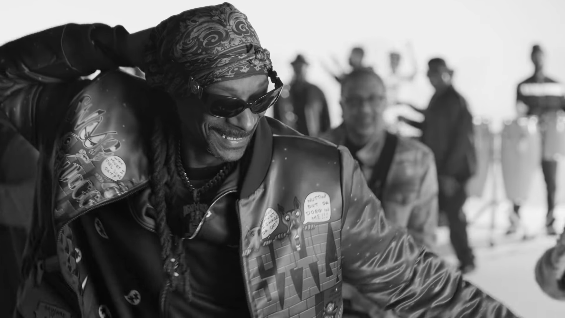 20200928_snoopdogg Fot. Rare Essence feat. Snoop Dogg - Hit The Floor