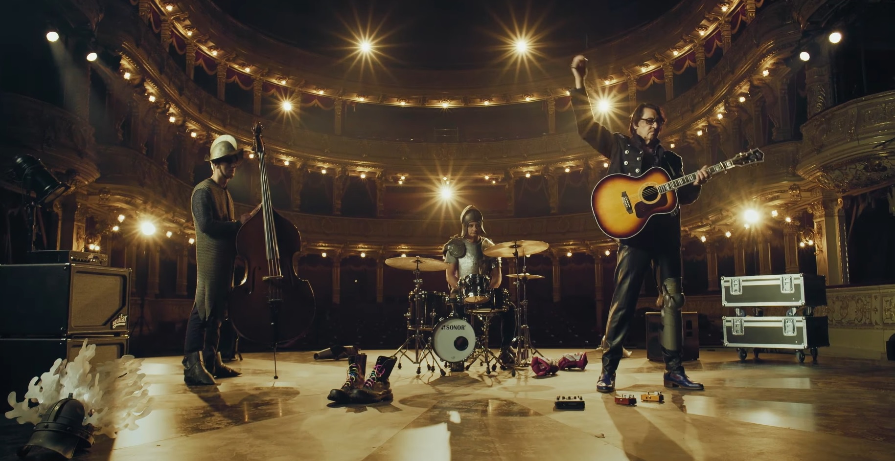 Fot. kadr z teledysku Maciej Maleńczuk - Rycerz Maryi