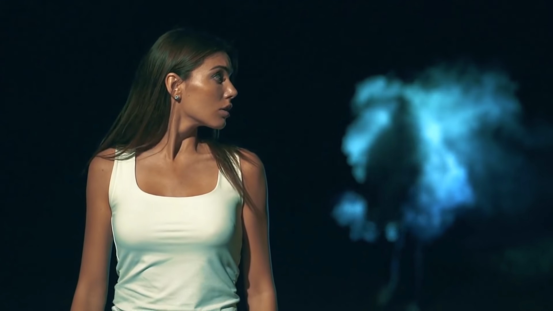 Fot. kadr z teledysku Magda Adamek - Niewidzialna