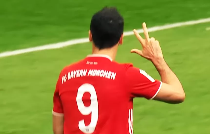 Lewandowski Eintracht hat-trick