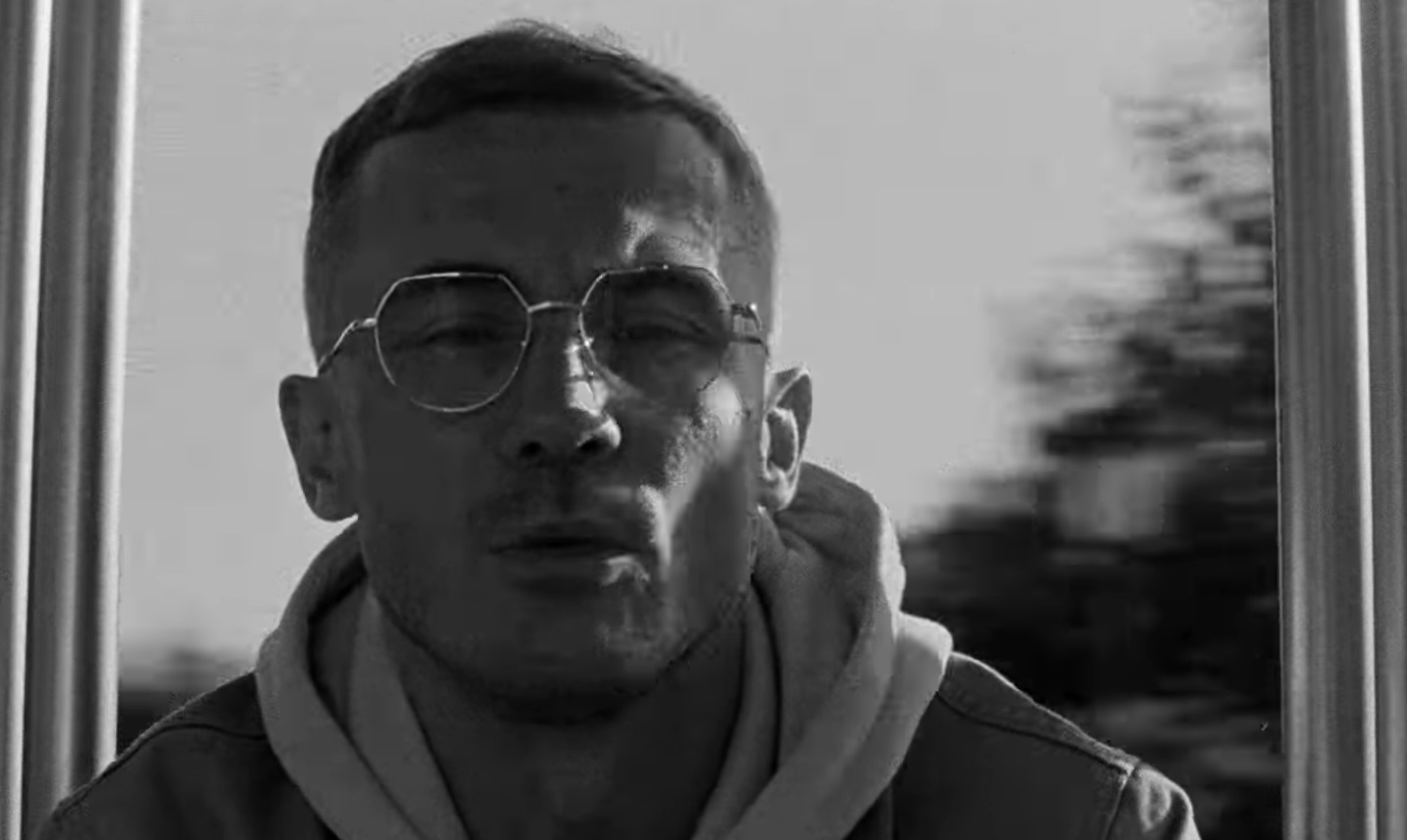 20201107_pezet Fot. Pezet feat Kayah - Nisko jest niebo