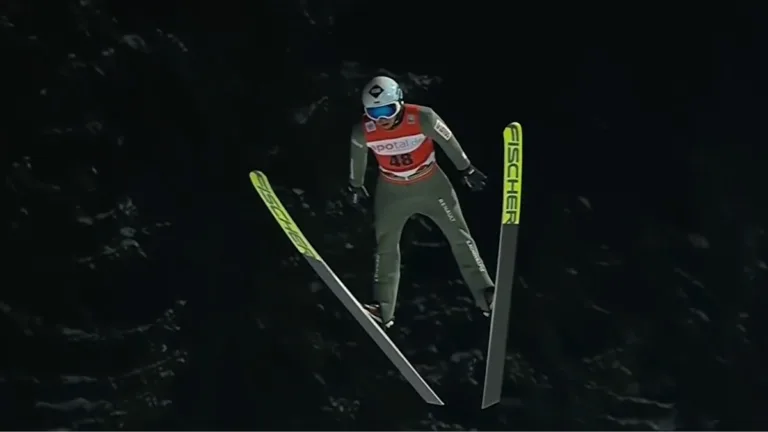 Kamil Stoch wyrównał rekord Adama Małysza w skokach narciarskich