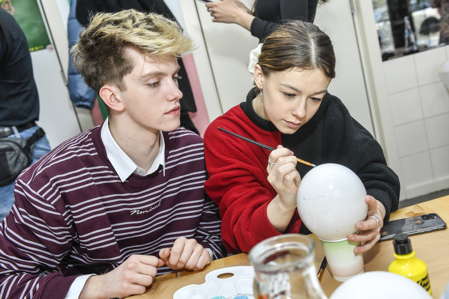 Charytatywne malowanie wielkanocnych jaj