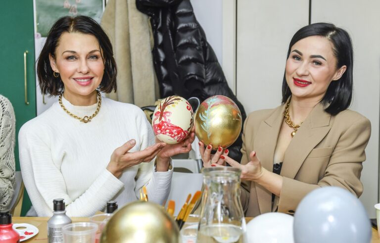 Charytatywne malowanie wielkanocnych jaj