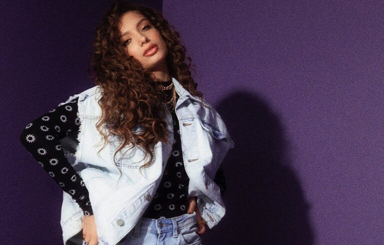 Viki Gabor Moonlight