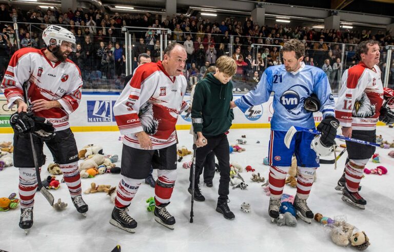 Artyści kontra TVN24
