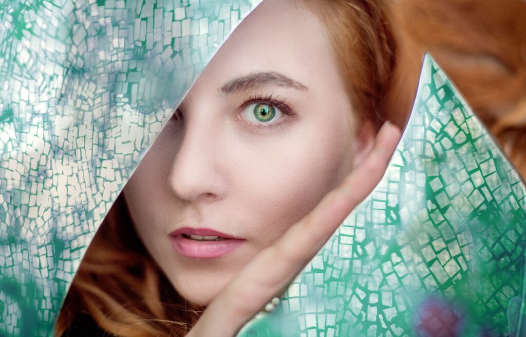 Zuza Wiśniewska Lusterka