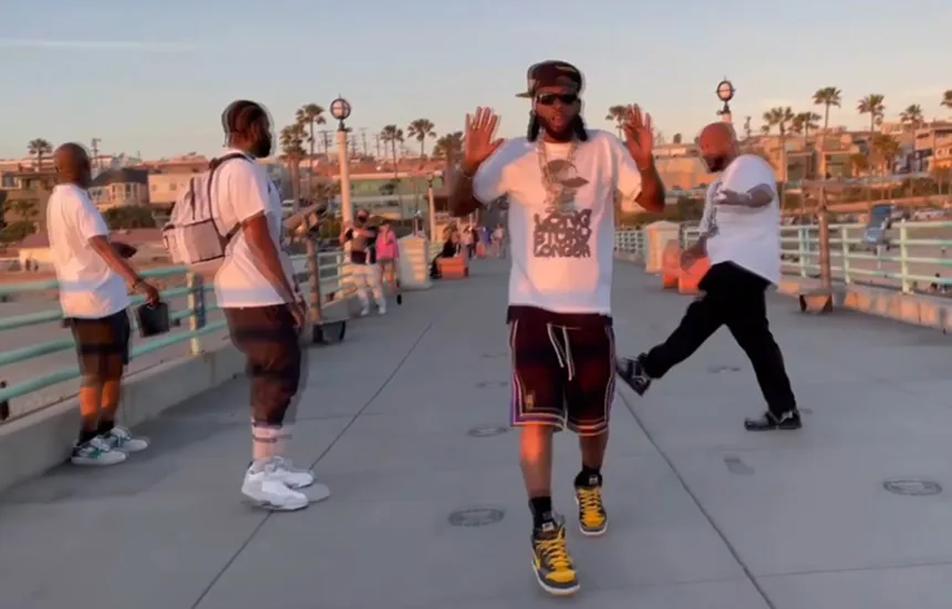 Long Story Longer - premiera albumu już dziś