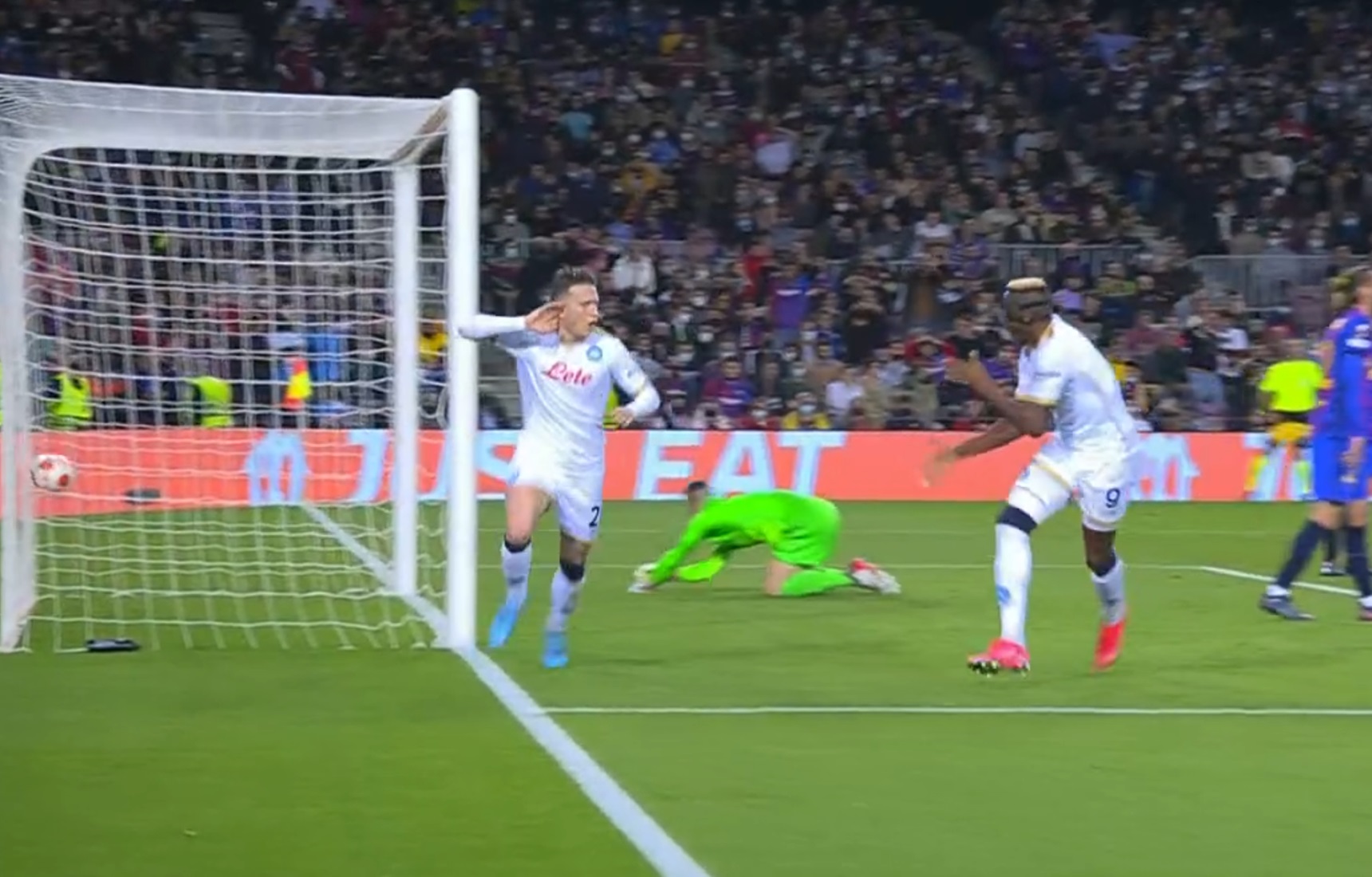 Piotr Zieliński gol Barcelona