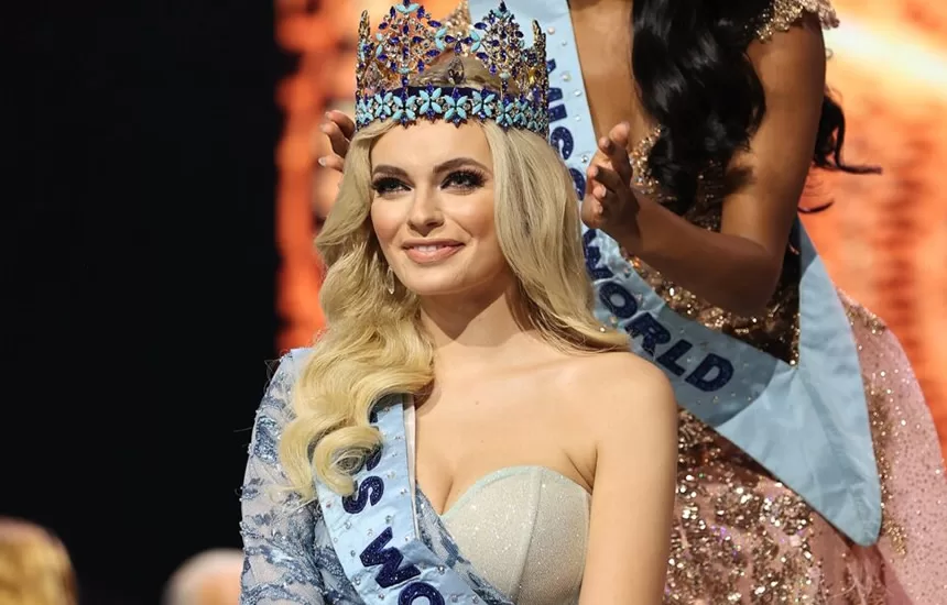 Karolina Bielawska Miss World