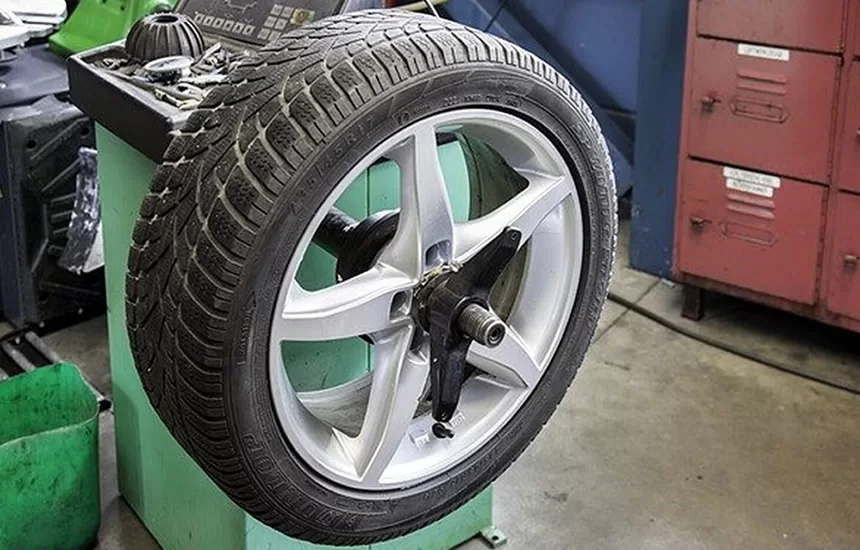 Kiedy najlepiej wymienić opony