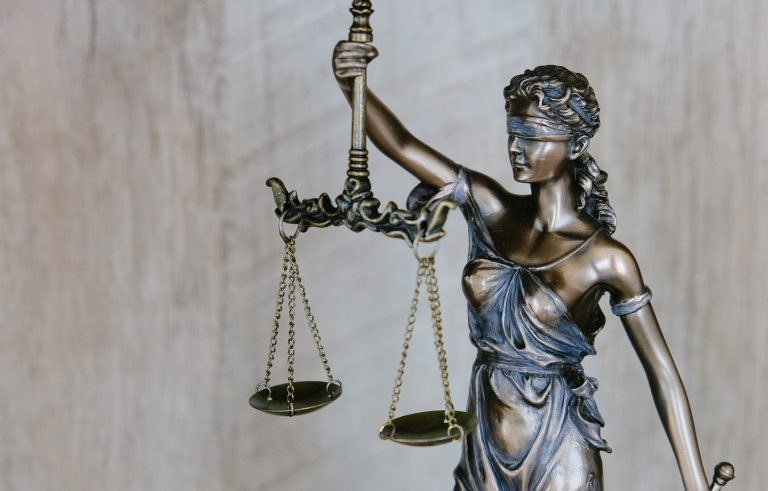 przed zatrudnieniem prawnika