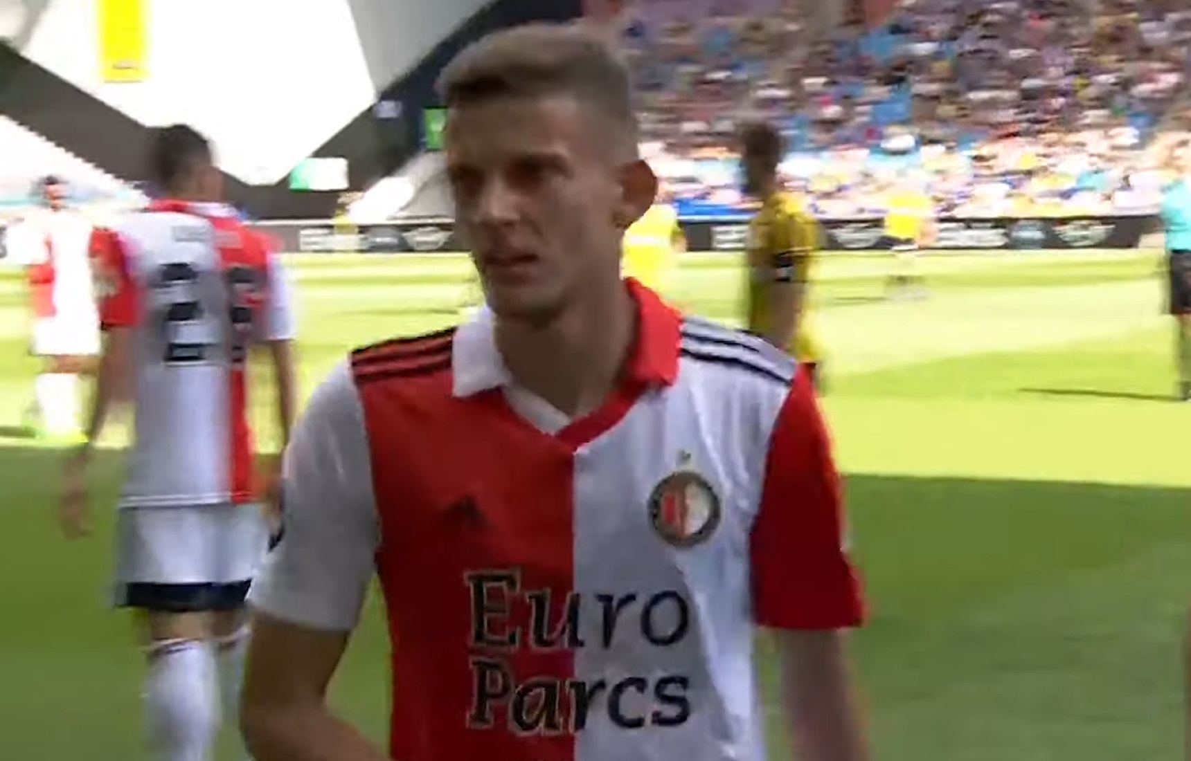 Sebastian Szymański gola Feyenoordu