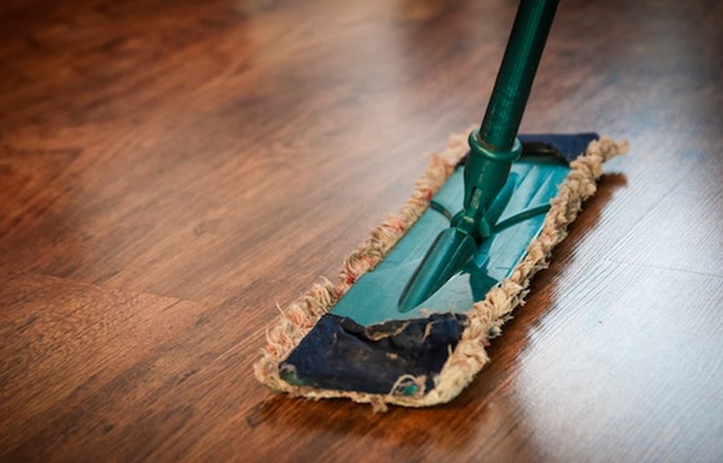 mop ze spryskiwaczem