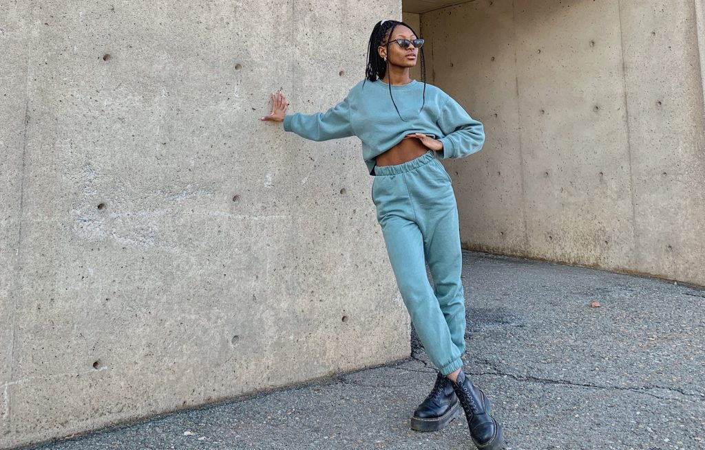 spodnie dresowe typu joggers