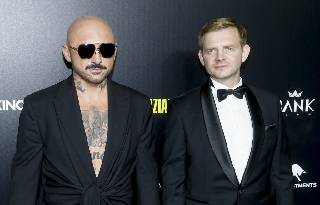 Niewidzialna wojna premiera