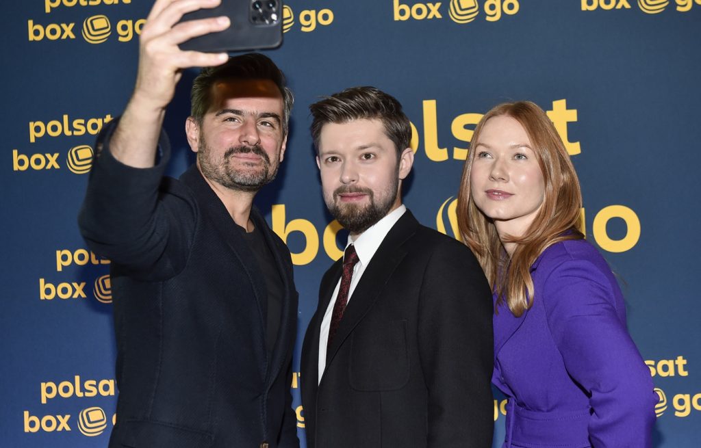 pokaz serialu Wotum nieufności