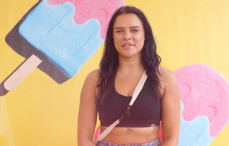 Warsaw Shore na fali