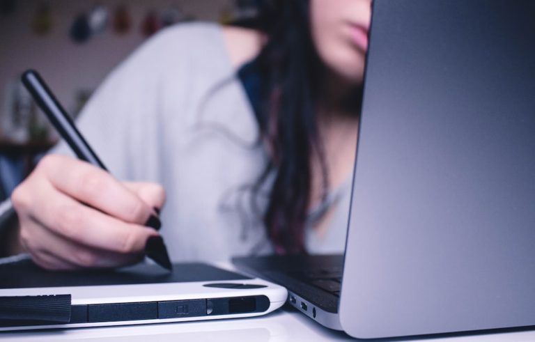 Komornik jak skorzystać