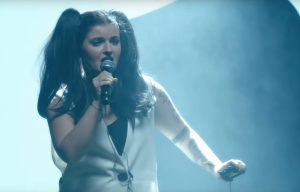 Sandra Mika Święta krowa