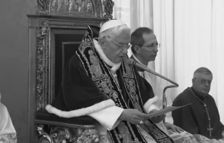 Benedykt XVI nie żyje