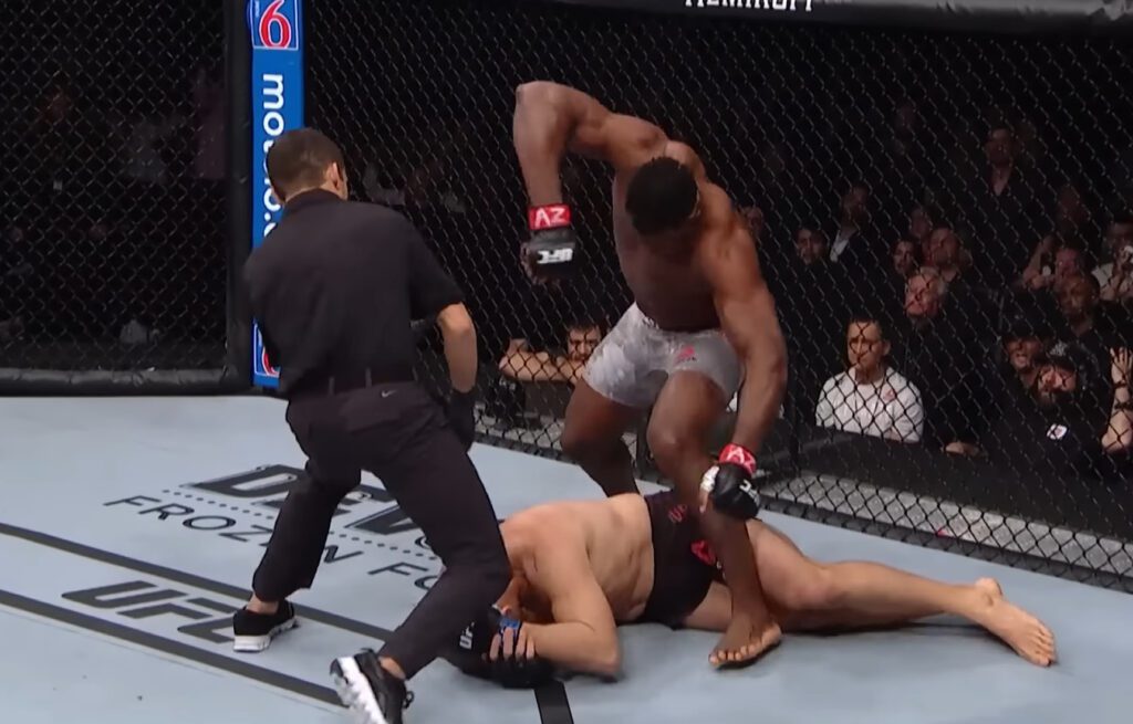 Ngannou Velasquez nokaut