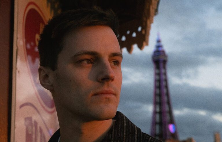 Tom Gregory Never Look Back