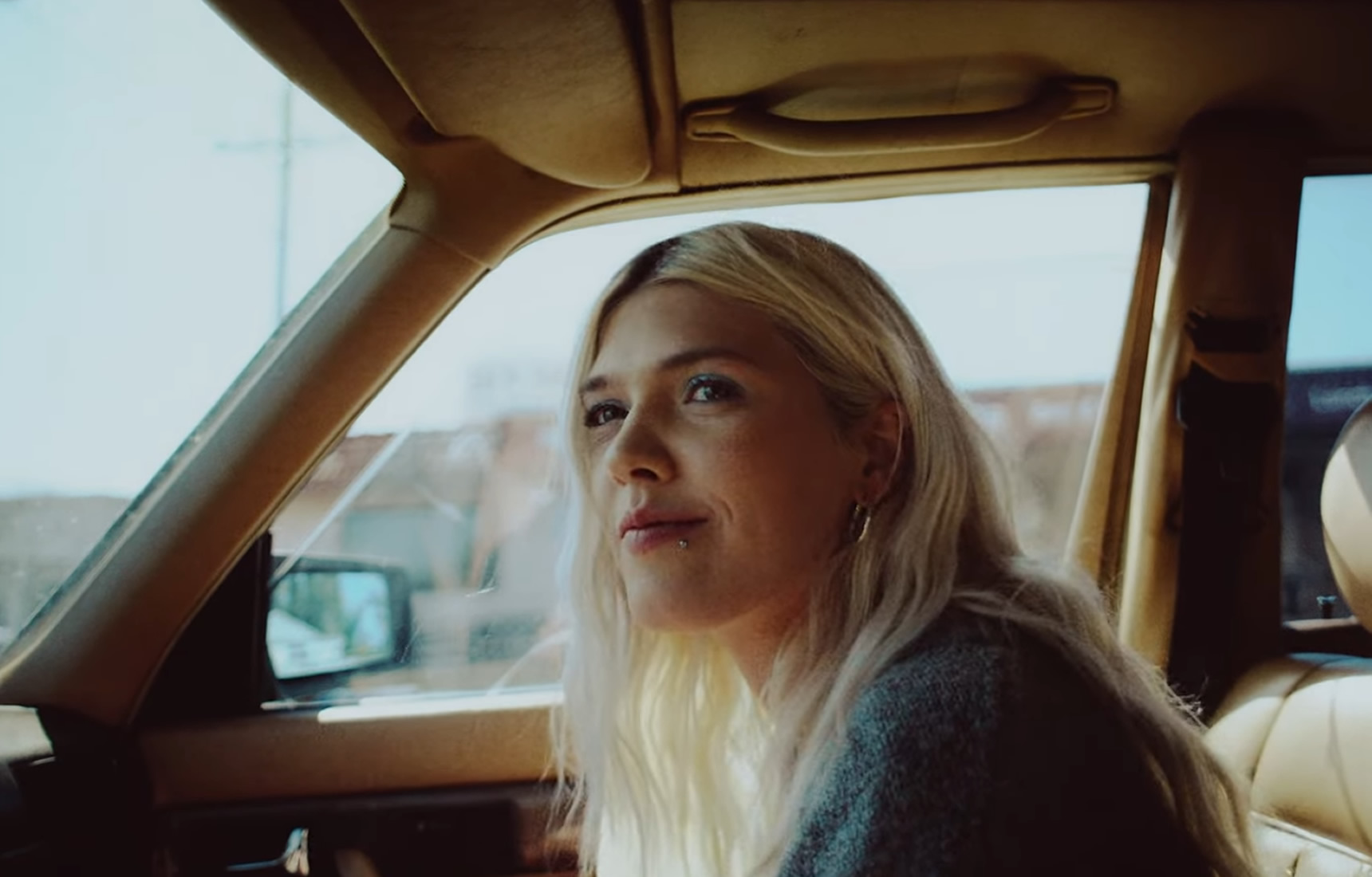 Daria Zawiałow Fifi Hollywood