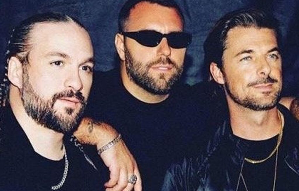 Swedish House Mafia See The Light