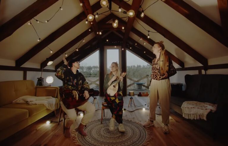 SVAHY Świeci Miesiąc Świeci