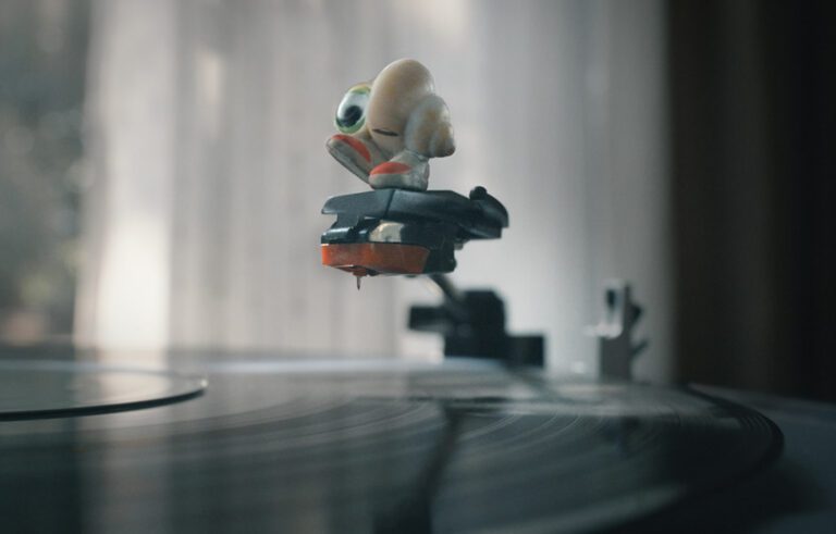 Marcel Muszelka w różowych bucikach