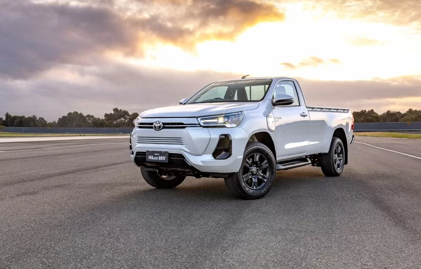 prototyp elektrycznej Toyoty Hilux