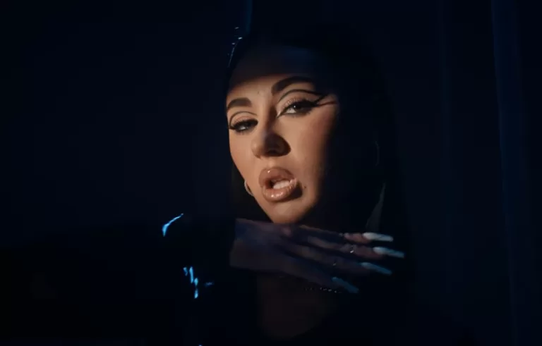 Lena Moonlight Nic o mnie