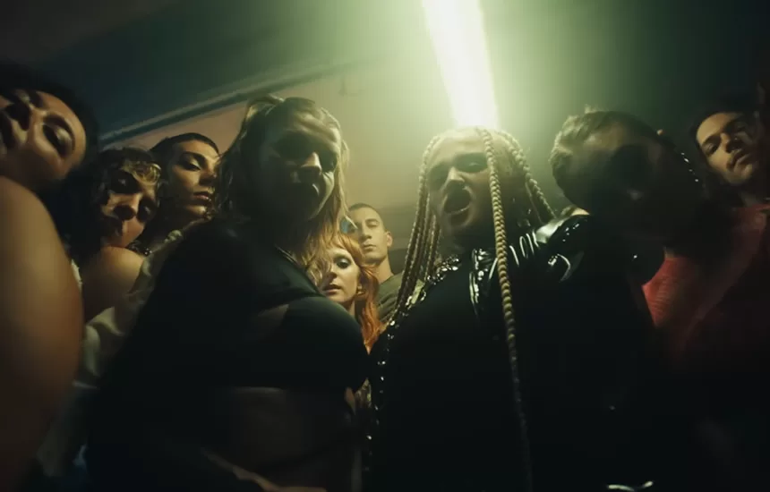 Alessandra Amoroso Mezzo Rotto