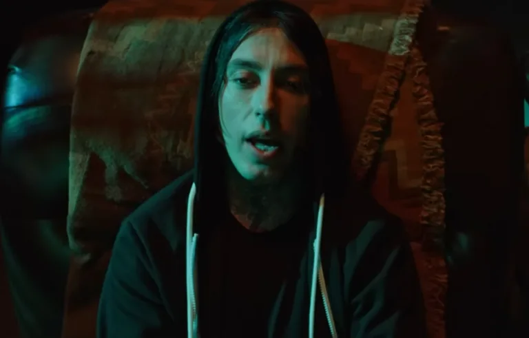 Falling in Reverse prezentuje Popular Monster