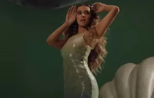 Hailee Steinfeld Neutrogena