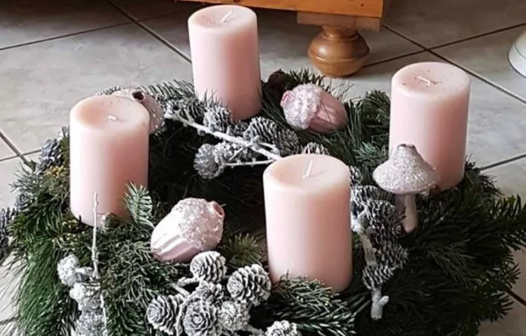 Wieniec adwentowy z humorem