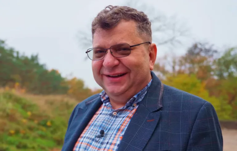 Zbigniew Stonoga Fist Universe