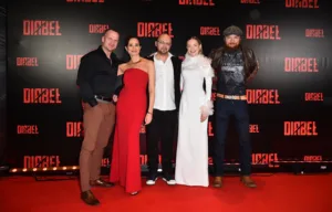 Diabeł premiera filmu