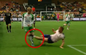 Lukas Podolski faul