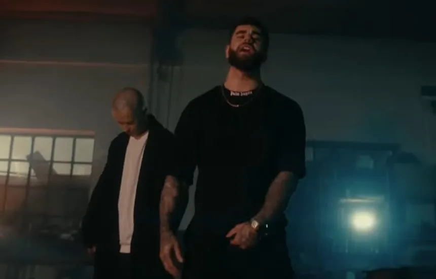 M0lly Typ z małego miasta