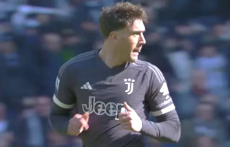 Dušan Vlahović kariera