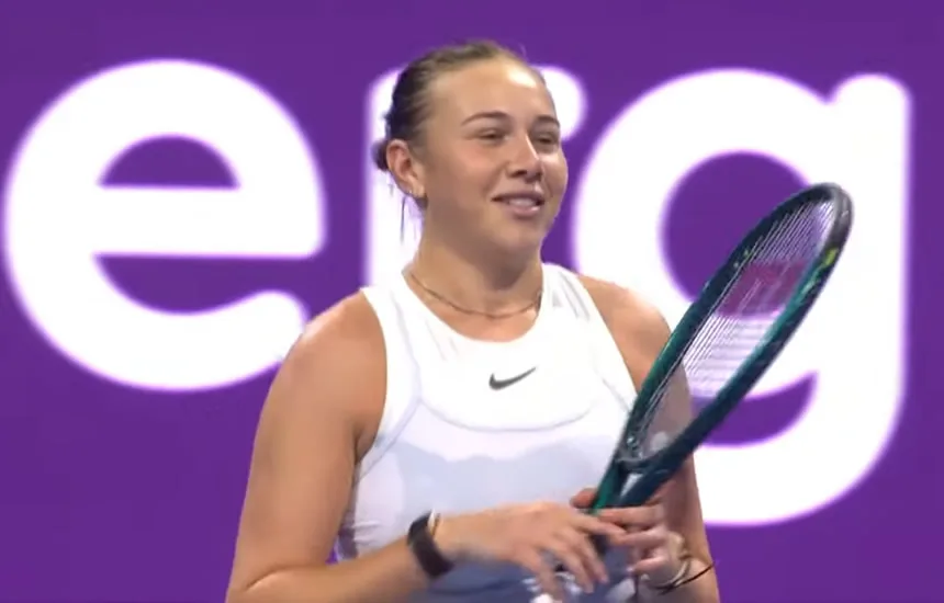 Amanda Anisimova ciesząca się ze zwycięstwa nad Jeleną Ostapenko w finale turnieju WTA 1000 Doha 2025